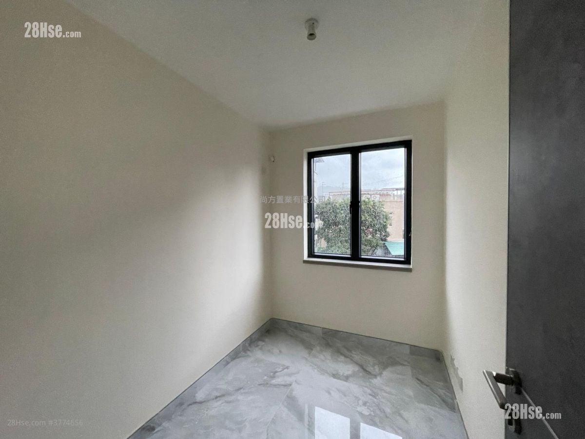 村屋 售盘 3 房 , 2 浴室 700 平方尺