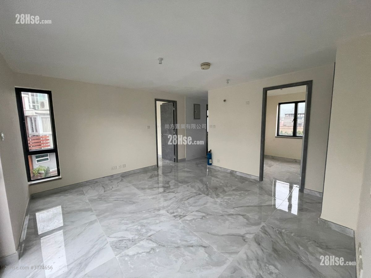 村屋 售盘 3 房 , 2 浴室 700 平方尺