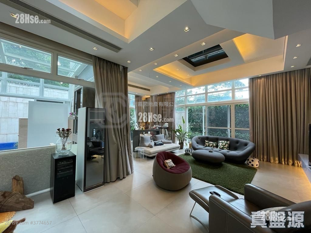 The Great Hill Sell 4 Bedrooms , 3 Bathrooms 3,128 ft²