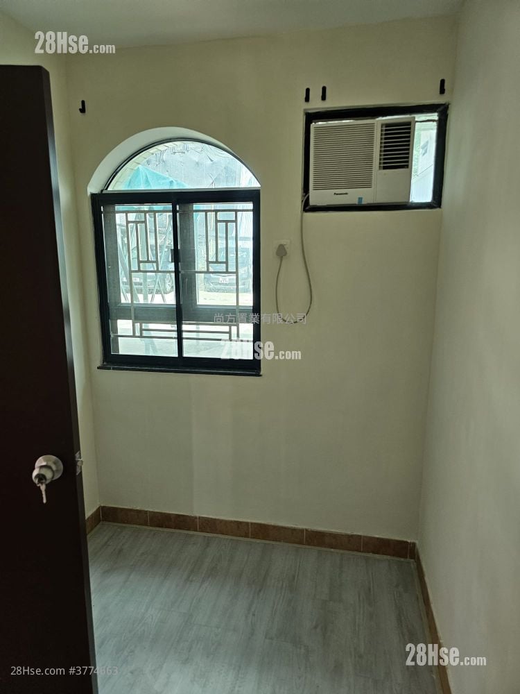 Village Sell 3 Bedrooms , 1 Bathroom 700 ft²