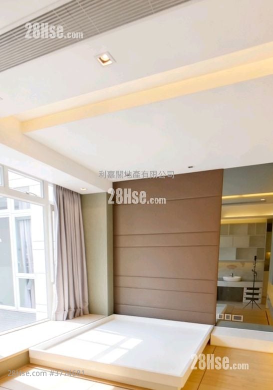 The Great Hill Sell 4 Bedrooms , 3 Bathrooms 3,197 ft²