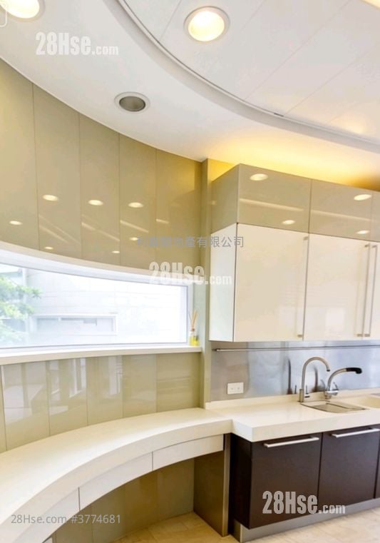 The Great Hill Sell 4 Bedrooms , 3 Bathrooms 3,197 ft²