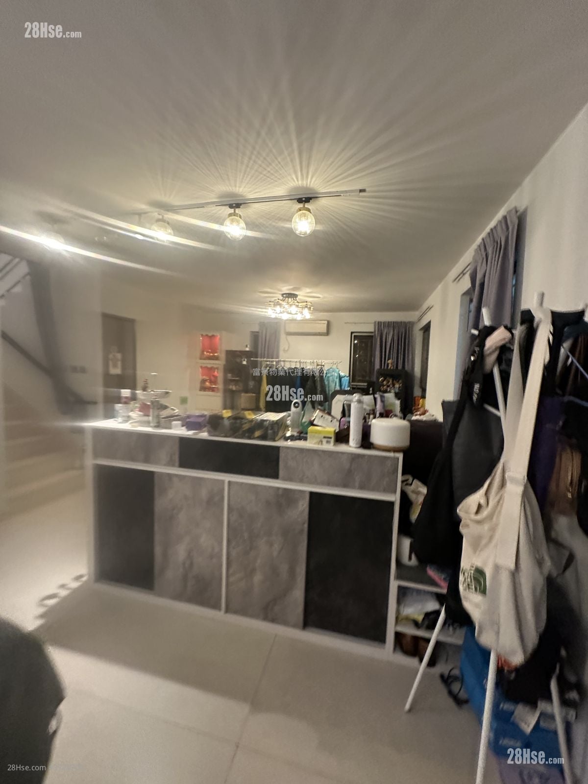 Village Sell 3 Bedrooms , 3 Bathrooms 1,306 ft²