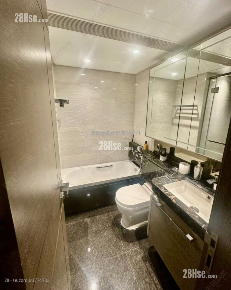 The Wings Sell 3 Bedrooms , 2 Bathrooms 759 ft²