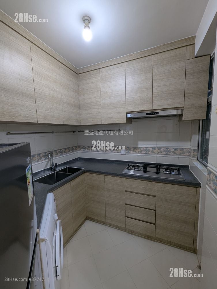Whampoa Garden Sell 2 Bedrooms , 1 Bathroom 503 ft²