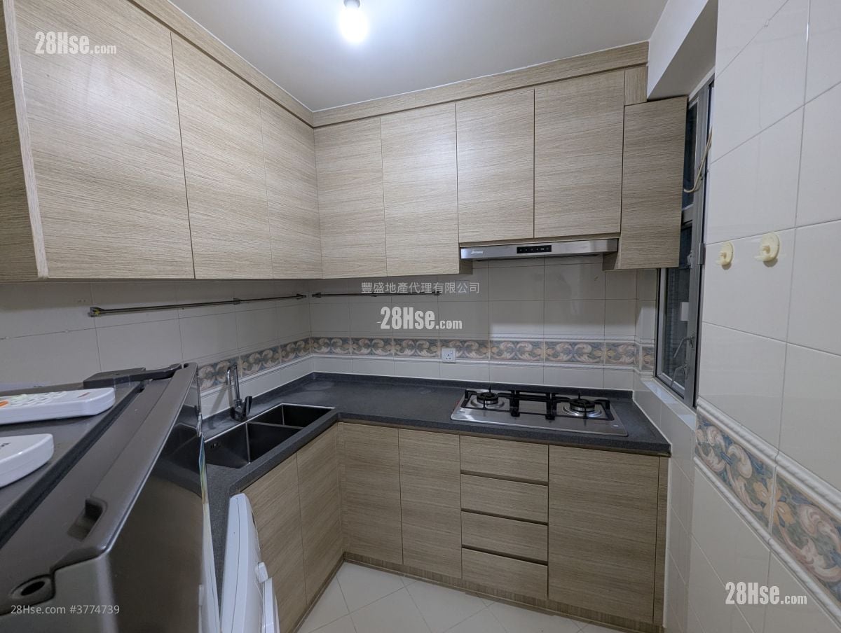 Whampoa Garden Sell 2 Bedrooms , 1 Bathroom 503 ft²