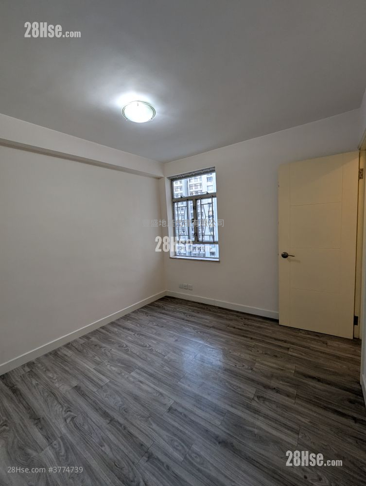 Whampoa Garden Sell 2 Bedrooms , 1 Bathroom 503 ft²