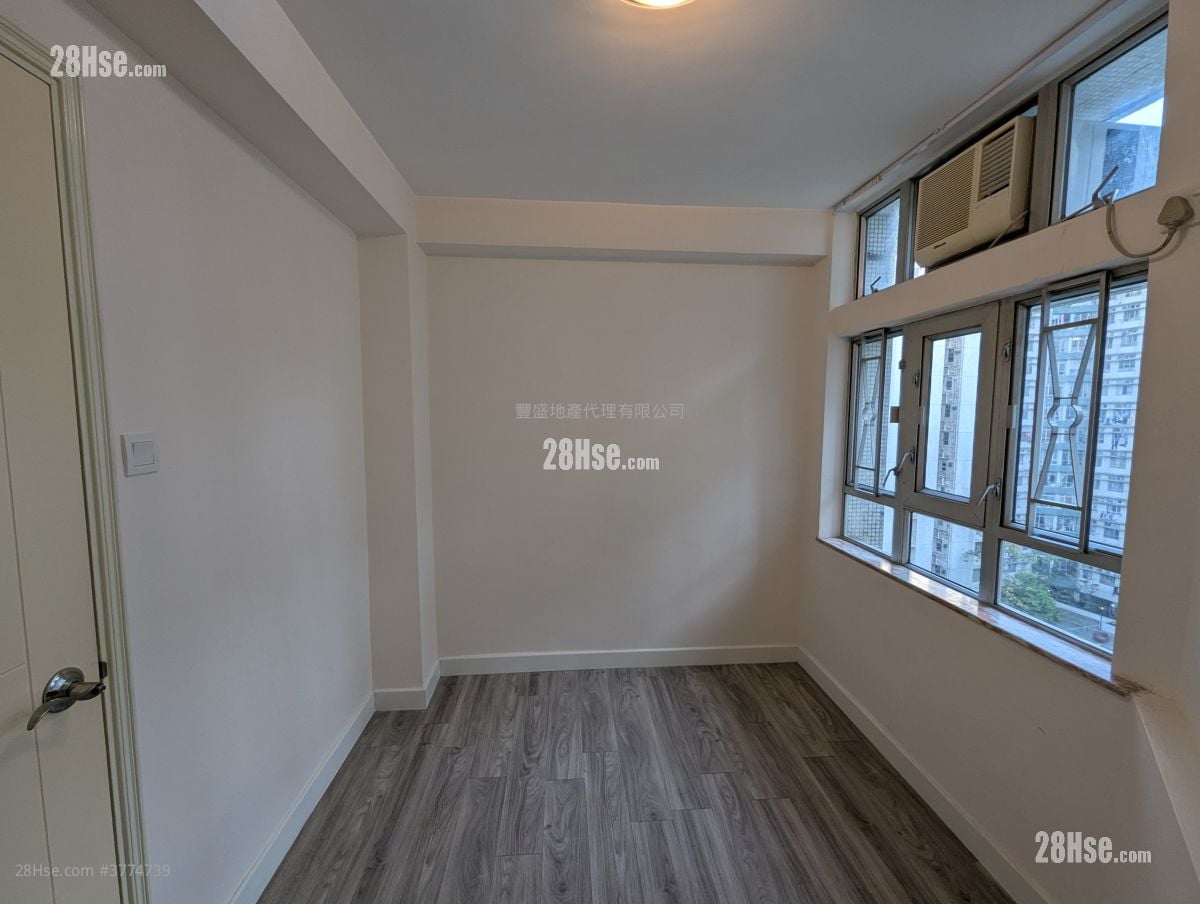 Whampoa Garden Sell 2 Bedrooms , 1 Bathroom 503 ft²