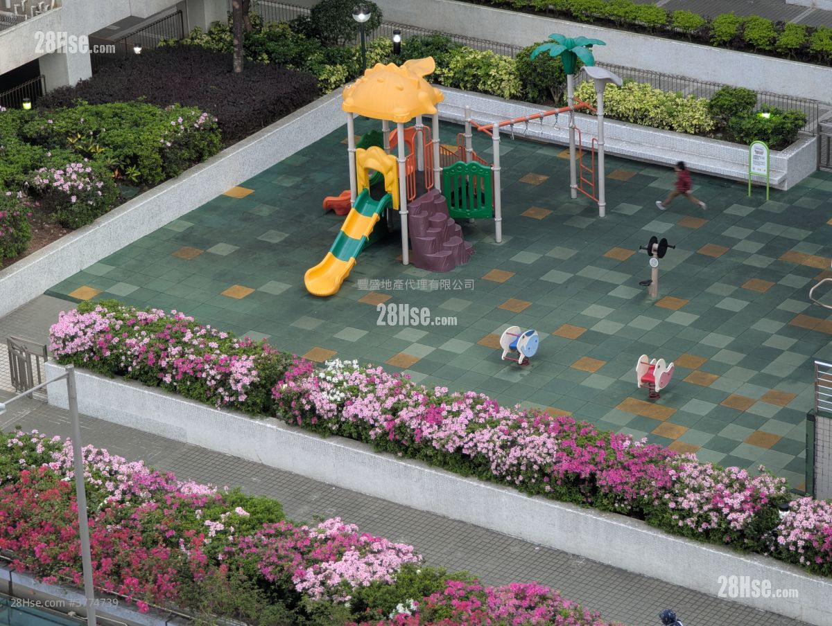 Whampoa Garden Sell 2 Bedrooms , 1 Bathroom 503 ft²