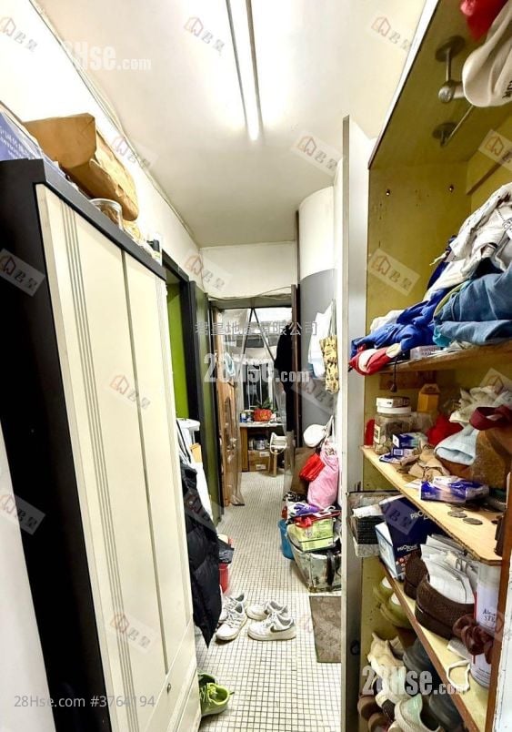 利鸿大楼 售盘 2 房 , 1 浴室 405 平方尺