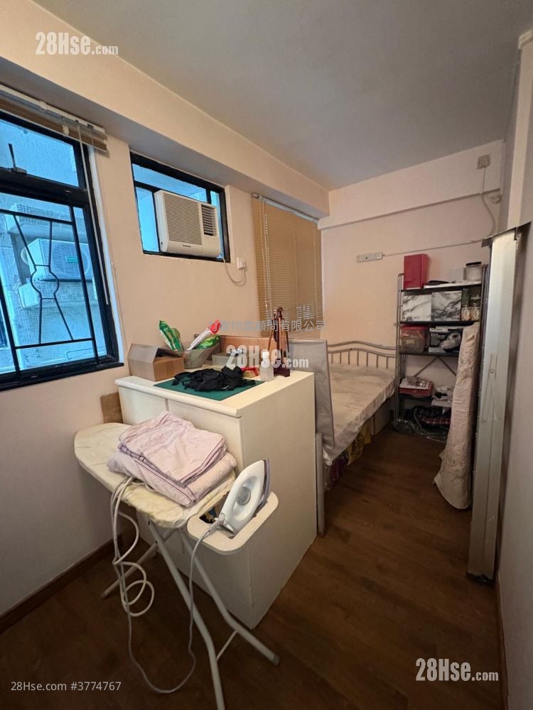 Tanner Garden Sell 3 Bedrooms , 2 Bathrooms 840 ft²