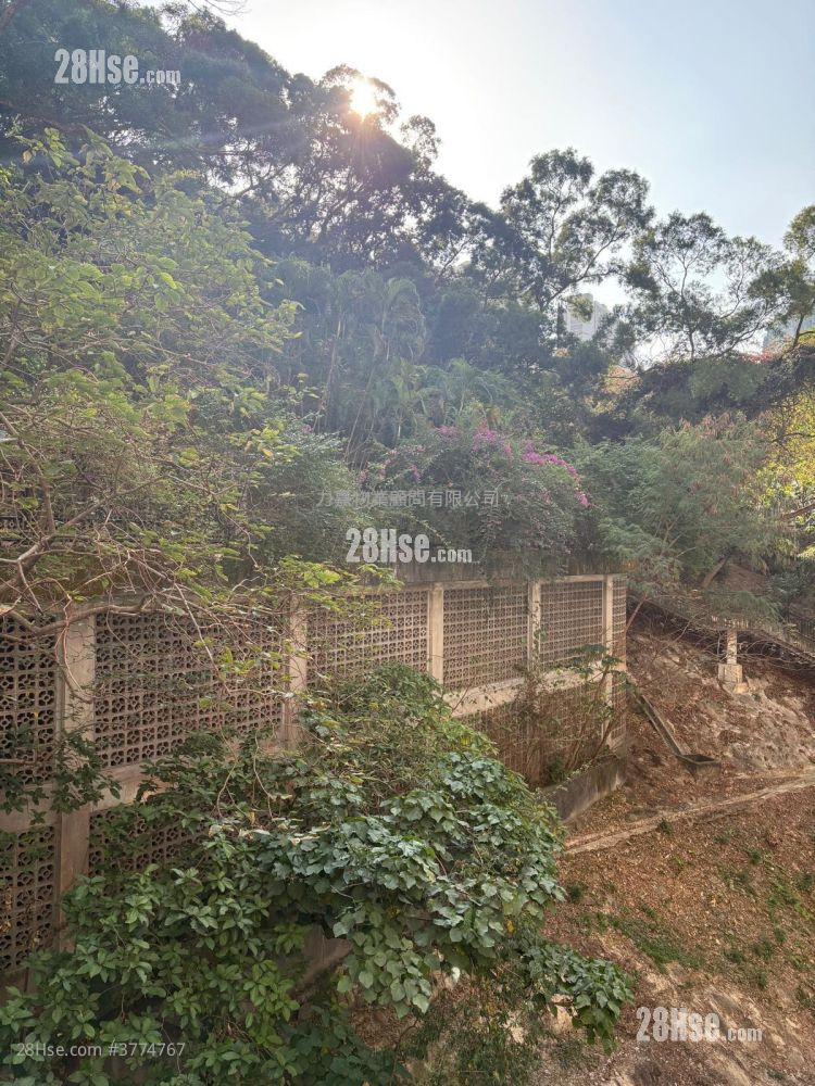 Tanner Garden Sell 3 Bedrooms , 2 Bathrooms 840 ft²