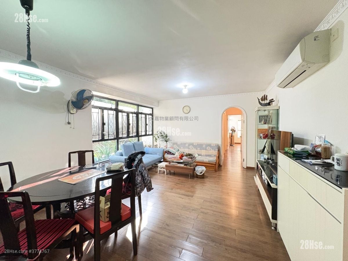 Tanner Garden Sell 3 Bedrooms , 2 Bathrooms 840 ft²