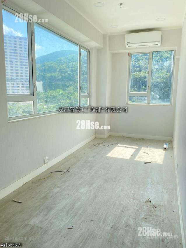 Kam Man Fung Factory Building Rental Studio 59 ft²