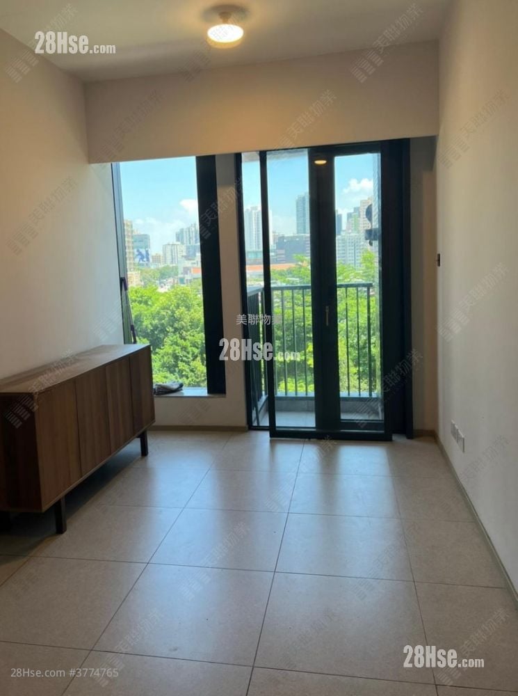 Atrium House Sell 2 Bedrooms , 1 Bathroom 434 ft²