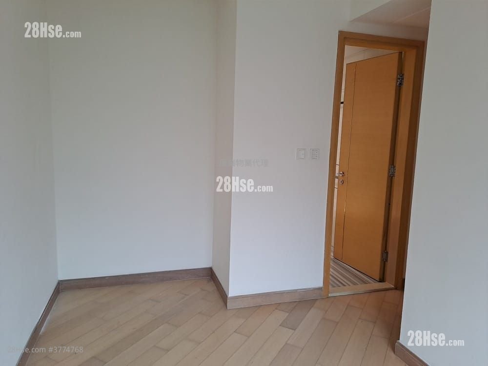 Aria Sell 3 Bedrooms 755 ft²