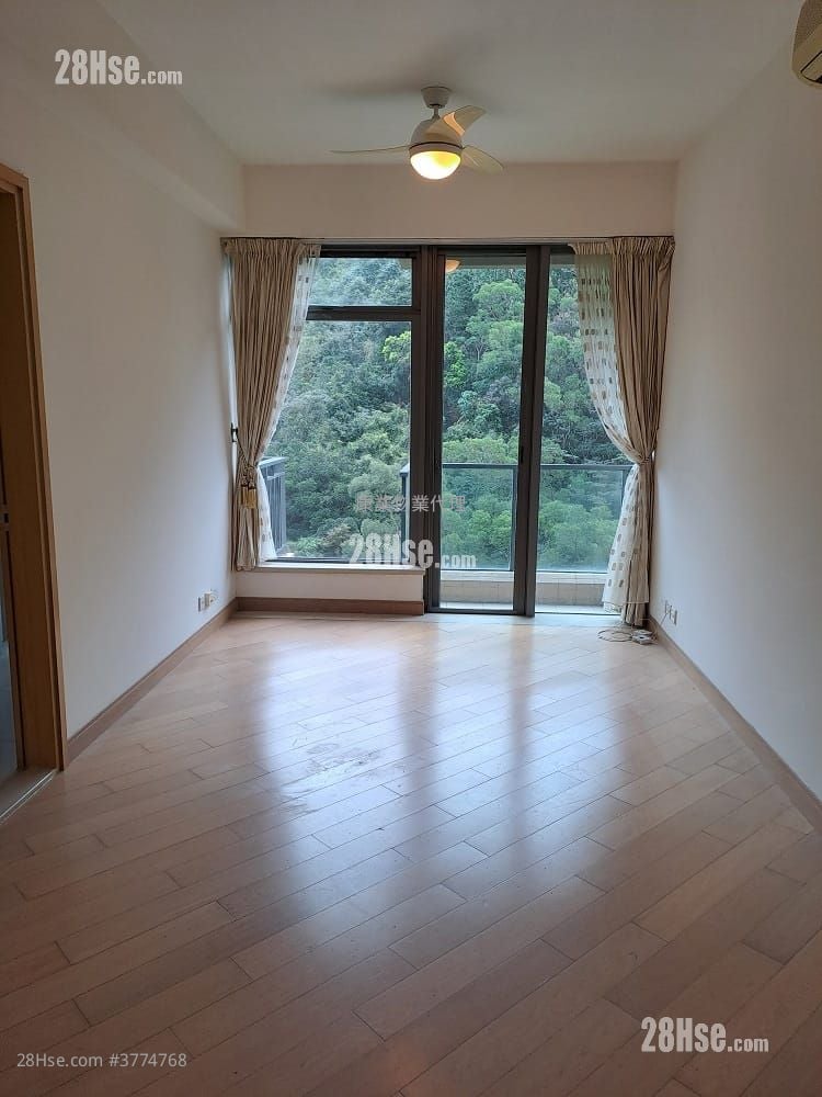 Aria Sell 3 Bedrooms 755 ft²