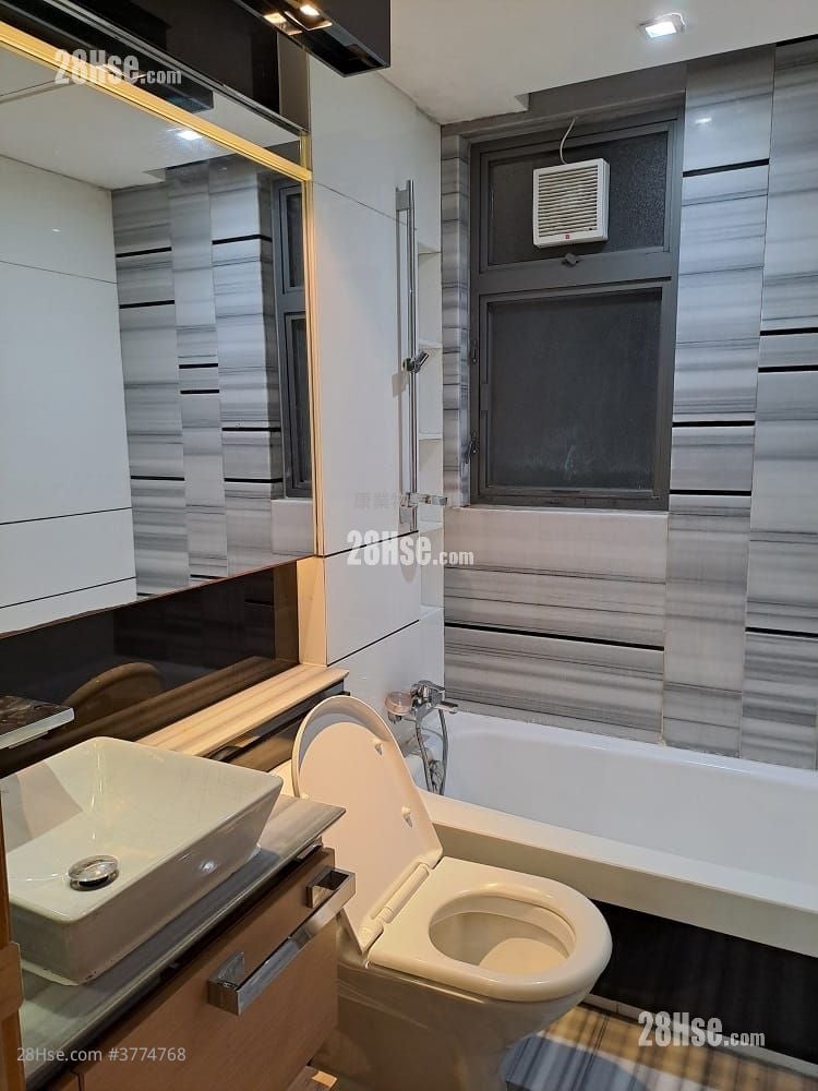 Aria Sell 3 Bedrooms 755 ft²