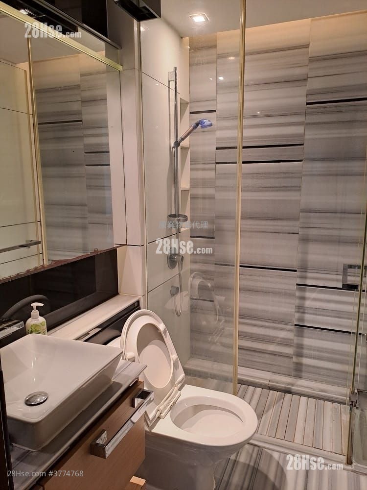 Aria Sell 3 Bedrooms 755 ft²