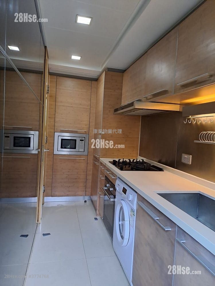 Aria Sell 3 Bedrooms 755 ft²