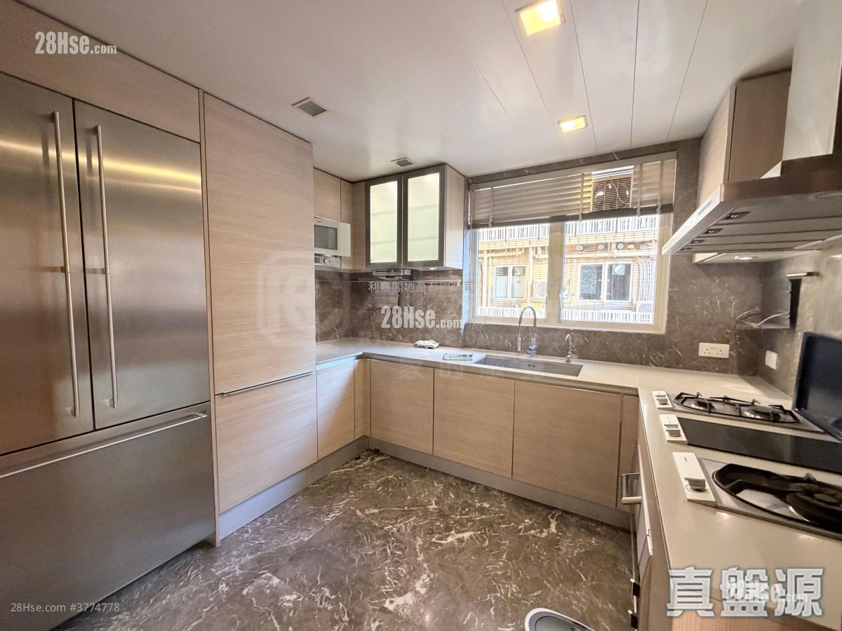 Avignon Sell 4 Bedrooms 1,577 ft²