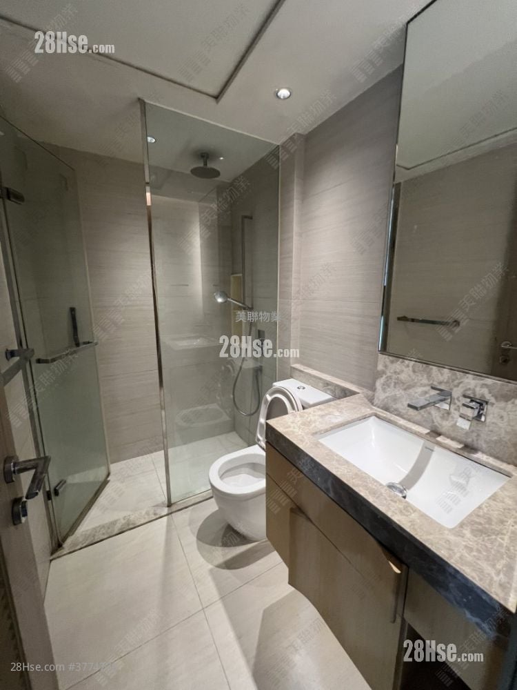 Twin Regency Sell 1 Bedroom , 1 Bathroom 369 ft²