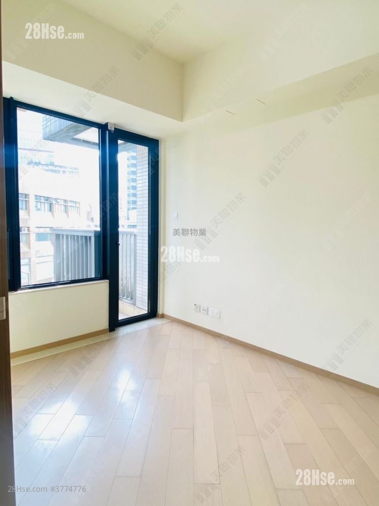 Twin Regency Sell 1 Bedroom , 1 Bathroom 369 ft²