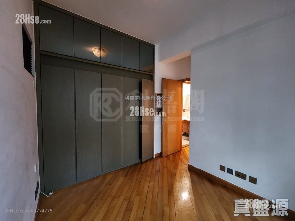 New Haven Sell 2 Bedrooms , 1 Bathroom 526 ft²