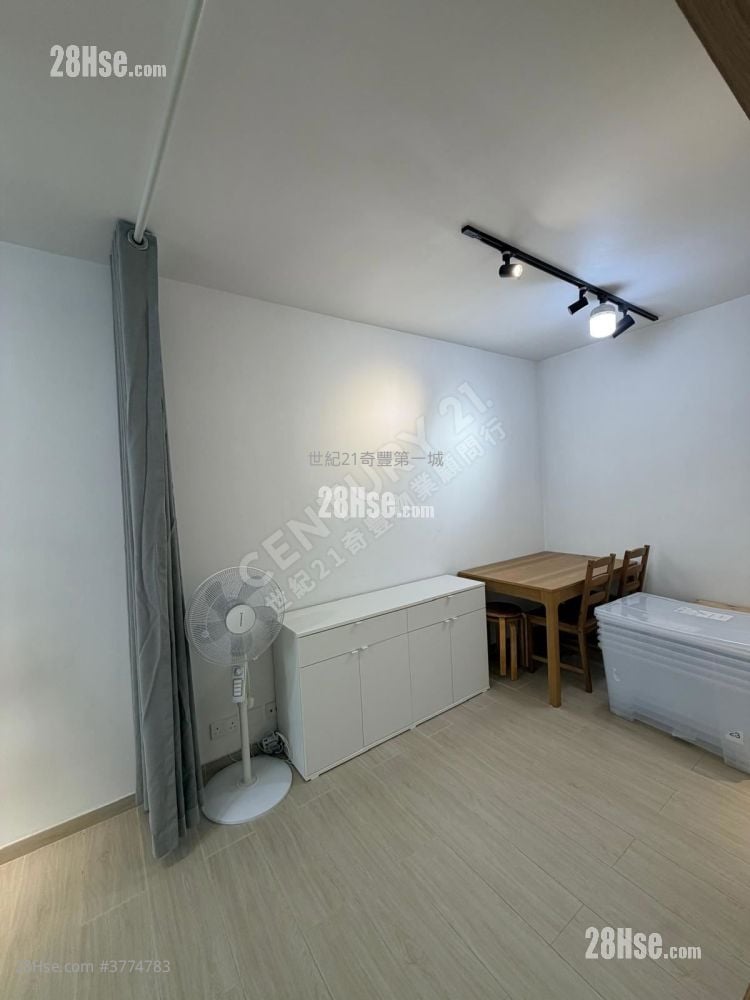 Kam Chun Court Sell Studio , 1 Bathroom 427 ft²