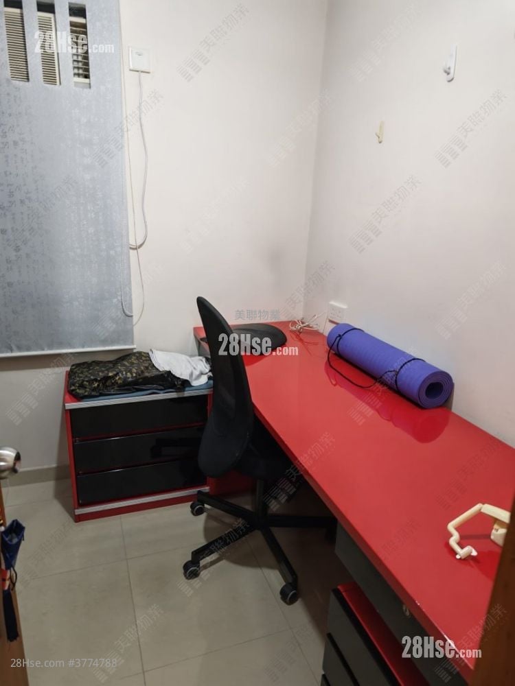 King Tin Court Sell 2 Bedrooms 447 ft²