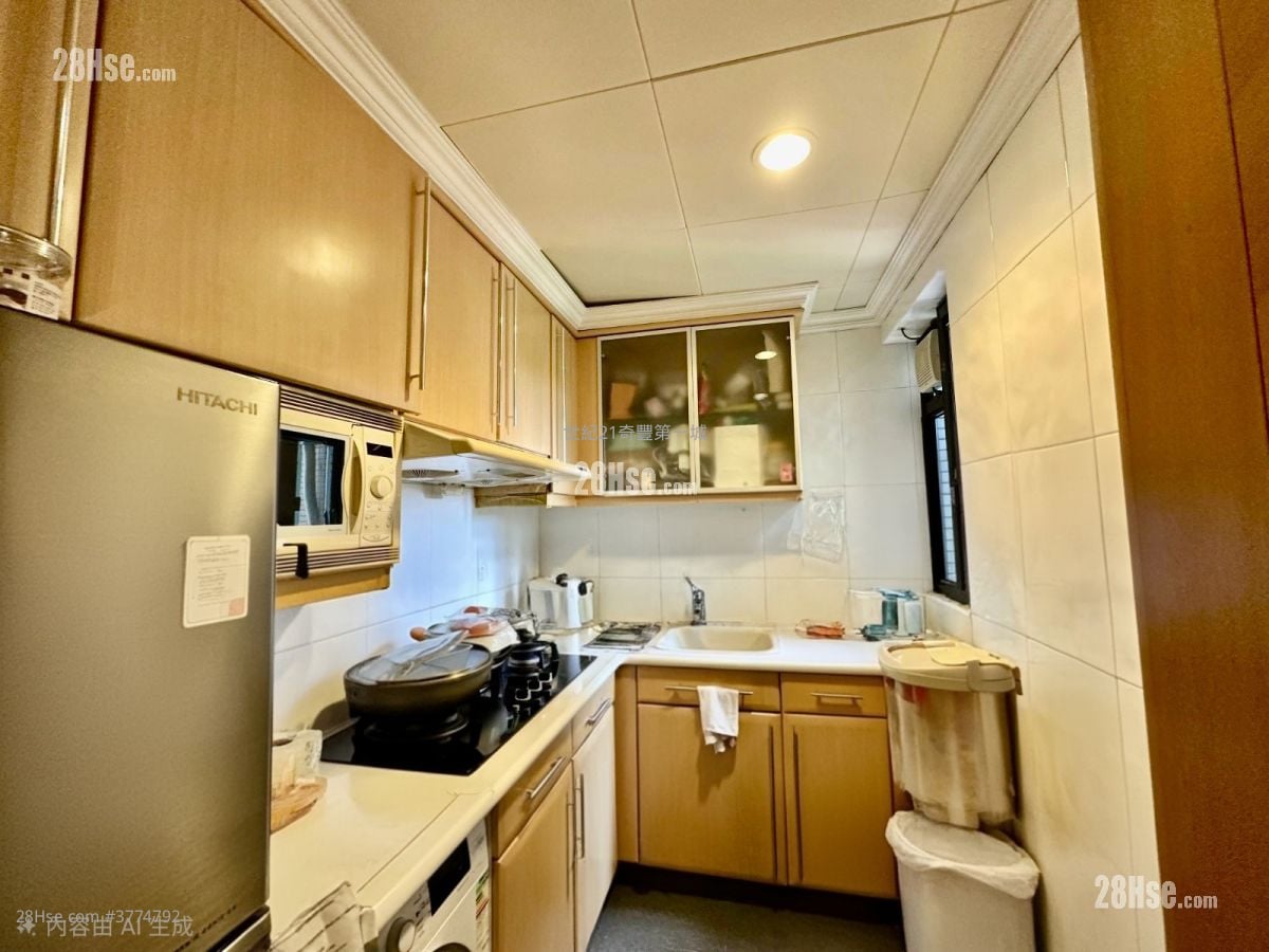 Castello Sell 2 Bedrooms , 1 Bathroom 547 ft²