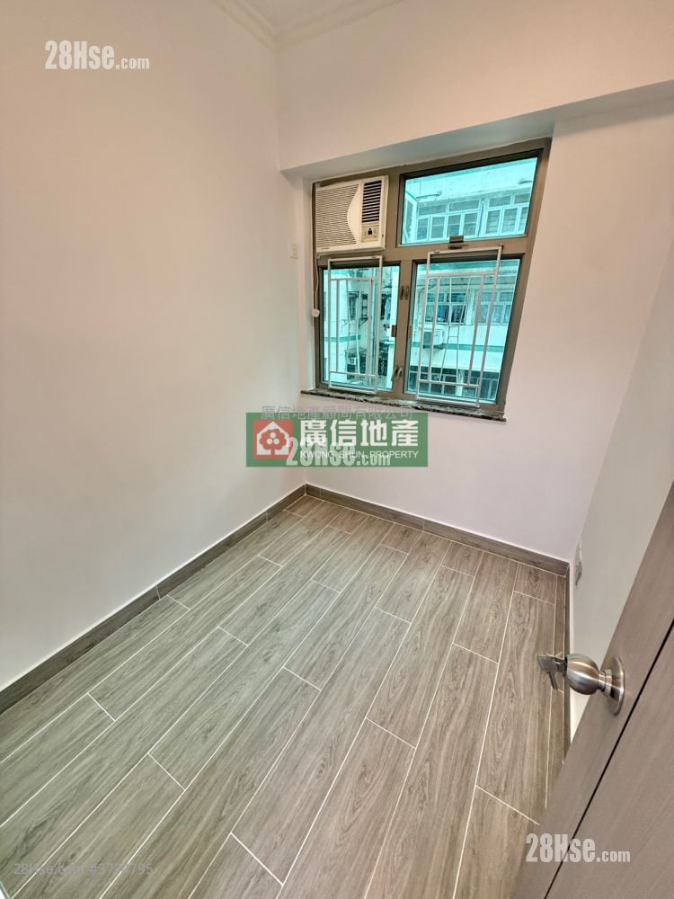 Chung Hing Building Sell 3 Bedrooms , 1 Bathroom 374 ft²