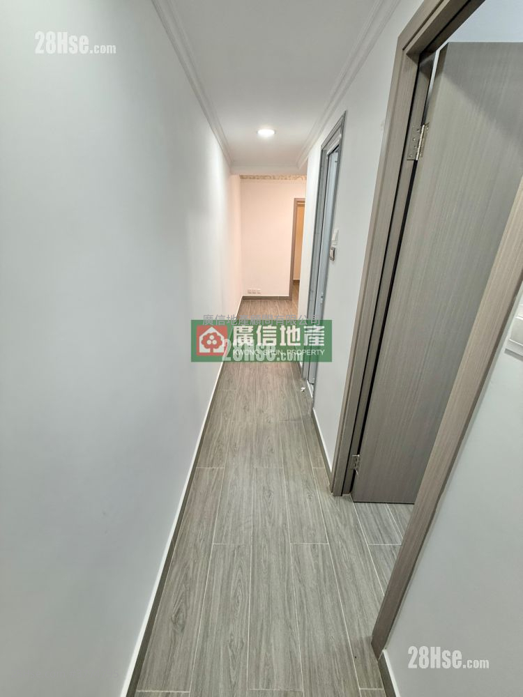 Chung Hing Building Sell 3 Bedrooms , 1 Bathroom 374 ft²