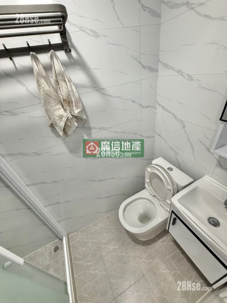 Chung Hing Building Sell 3 Bedrooms , 1 Bathroom 374 ft²