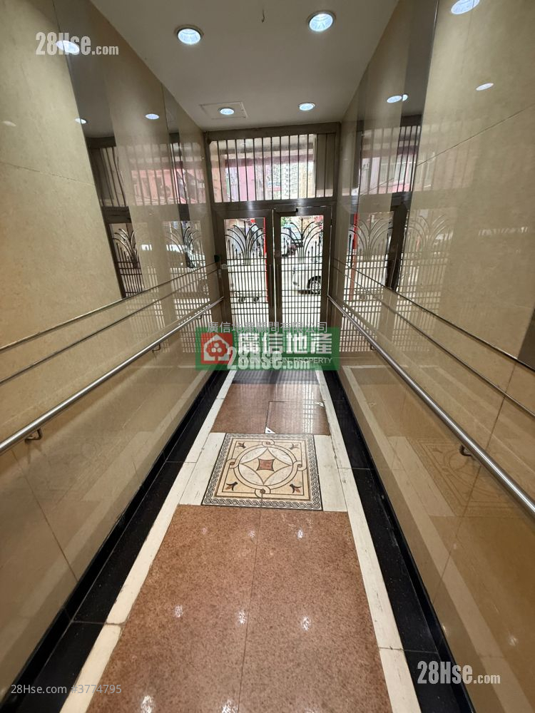 Chung Hing Building Sell 3 Bedrooms , 1 Bathroom 374 ft²