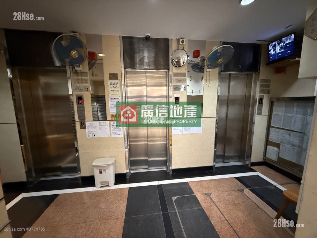 Chung Hing Building Sell 3 Bedrooms , 1 Bathroom 374 ft²