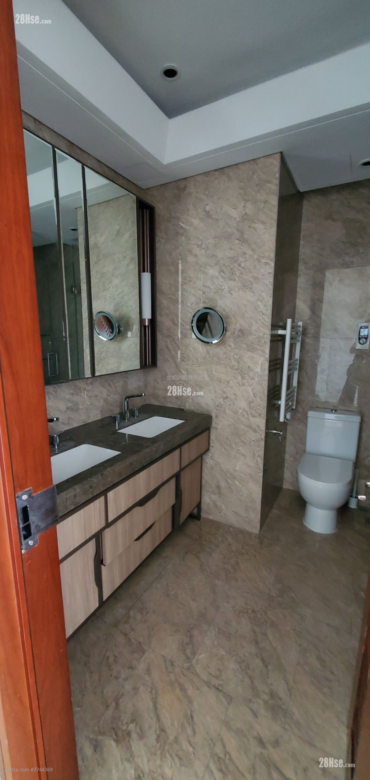 Paxton Sell 3 Bedrooms , 2 Bathrooms 944 ft²