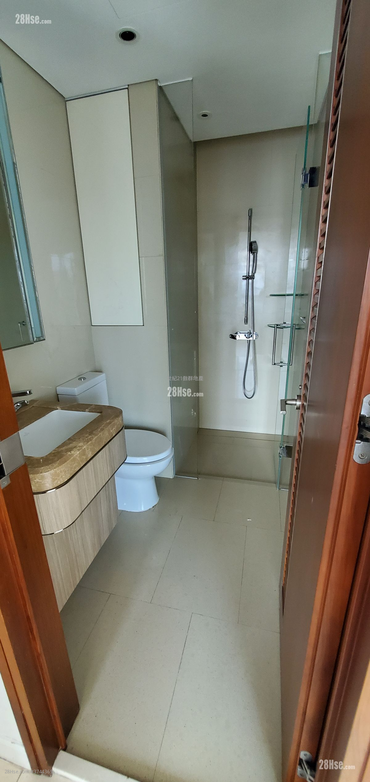 Paxton Sell 3 Bedrooms , 2 Bathrooms 944 ft²