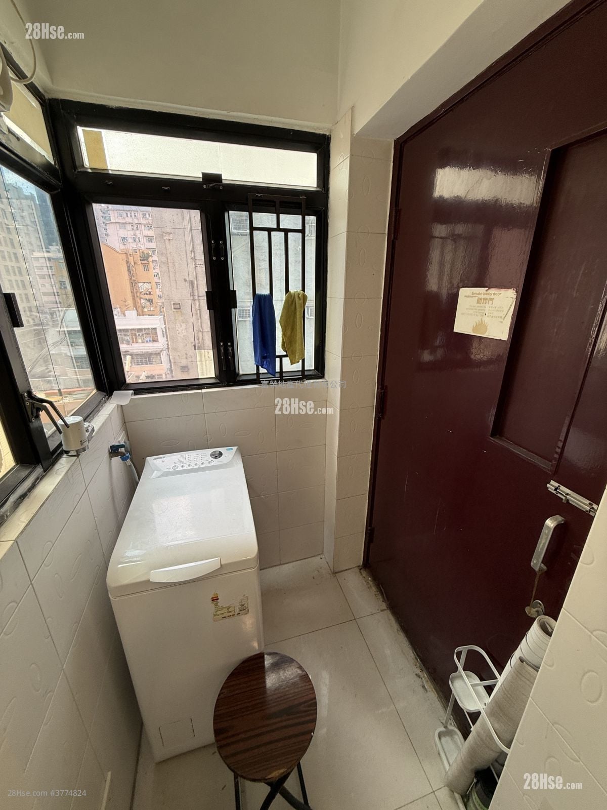 Tak Yue Mansion Sell 2 Bedrooms , 1 Bathroom 315 ft²