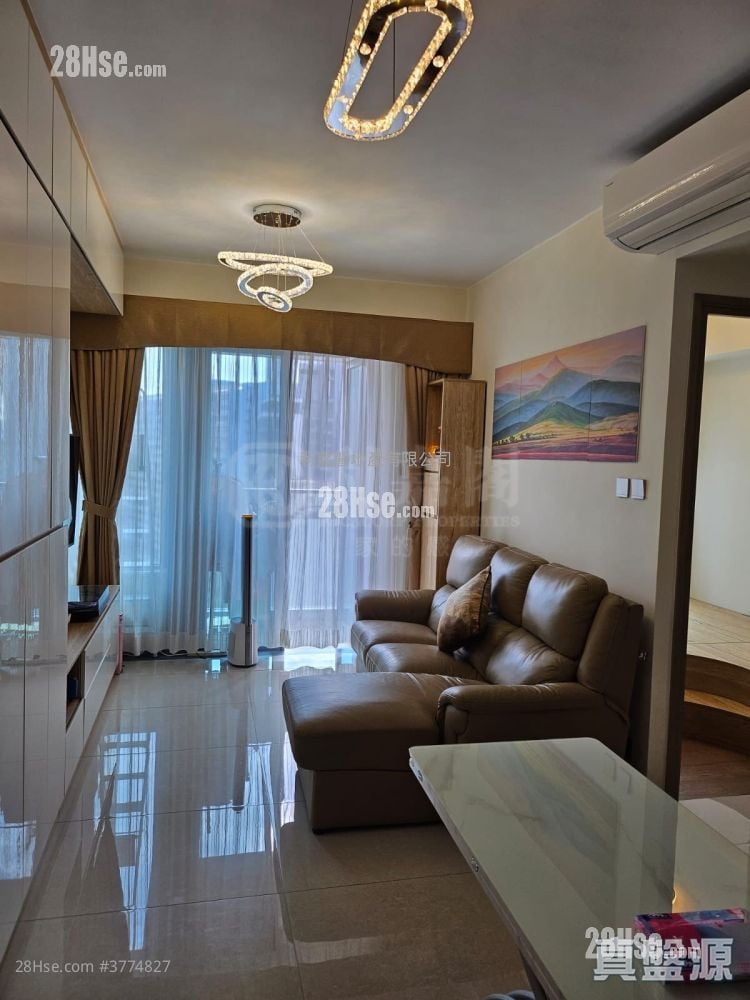 Aurora Sell 2 Bedrooms , 1 Bathroom 443 ft²