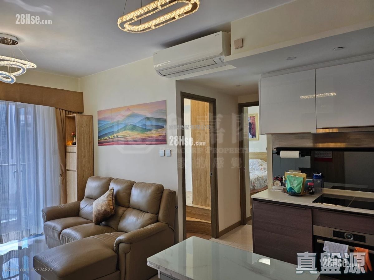 Aurora Sell 2 Bedrooms , 1 Bathroom 443 ft²