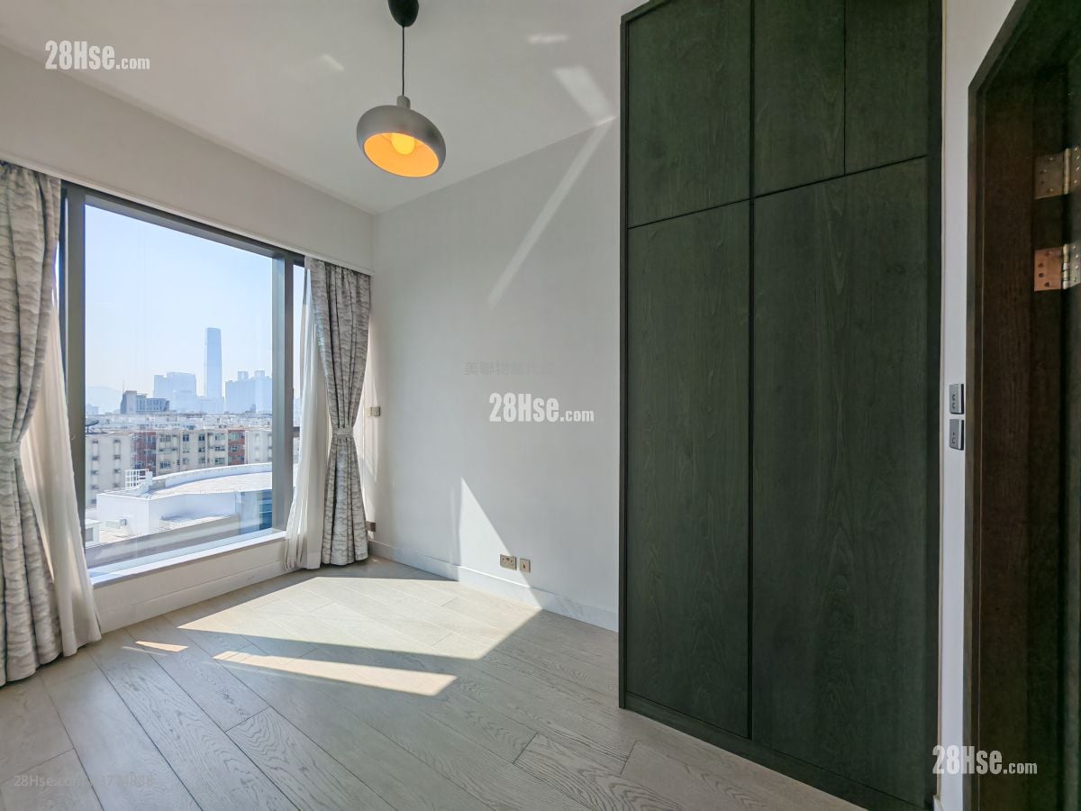 One Homantin Sell 2 Bedrooms , 3 Bathrooms 1,470 ft²