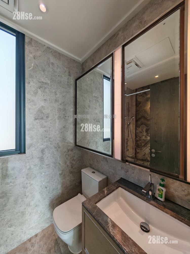 One Homantin Sell 2 Bedrooms , 3 Bathrooms 1,470 ft²