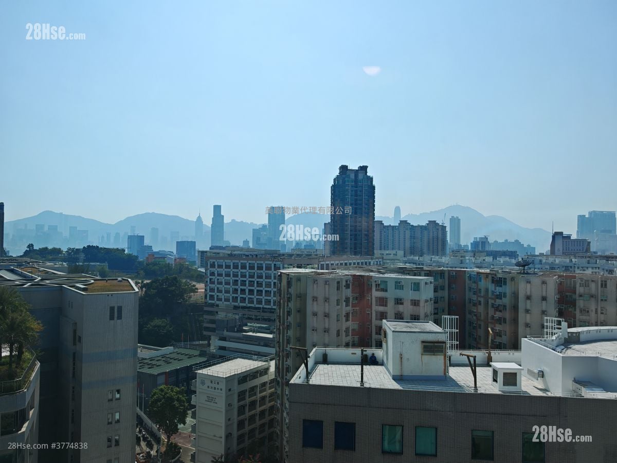 One Homantin Sell 2 Bedrooms , 3 Bathrooms 1,470 ft²