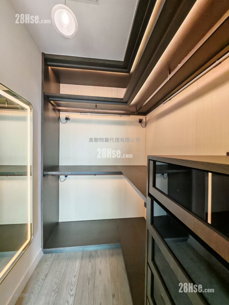 One Homantin Sell 2 Bedrooms , 3 Bathrooms 1,470 ft²