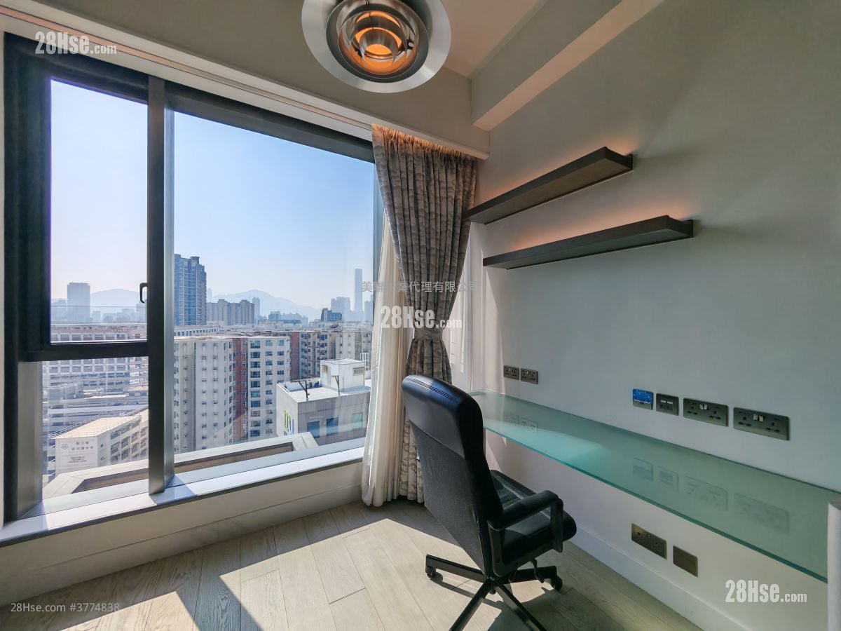 One Homantin Sell 2 Bedrooms , 3 Bathrooms 1,470 ft²