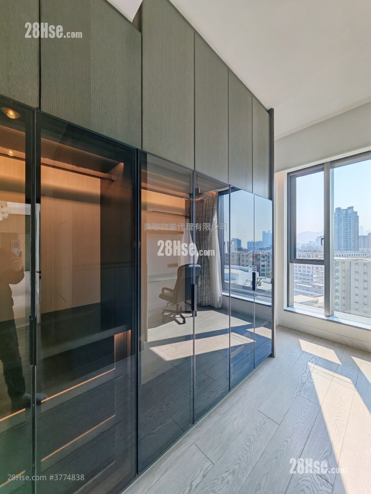 One Homantin Sell 2 Bedrooms , 3 Bathrooms 1,470 ft²