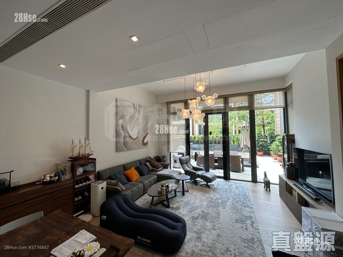 The Bloomsway Sell 3 Bedrooms 1,785 ft²