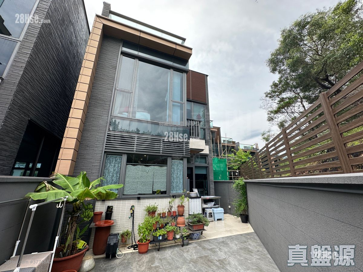 The Bloomsway Sell 3 Bedrooms 1,785 ft²