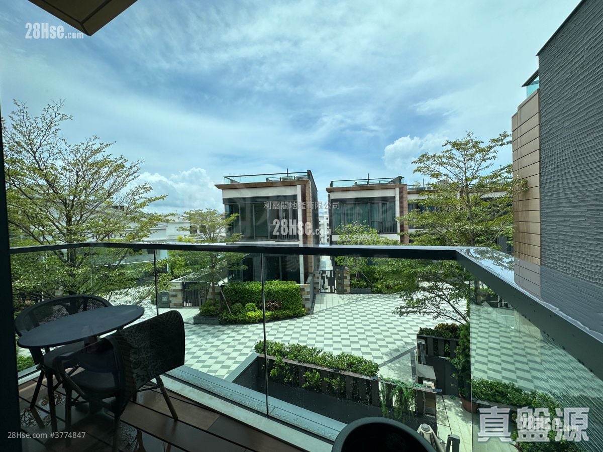 The Bloomsway Sell 3 Bedrooms 1,785 ft²